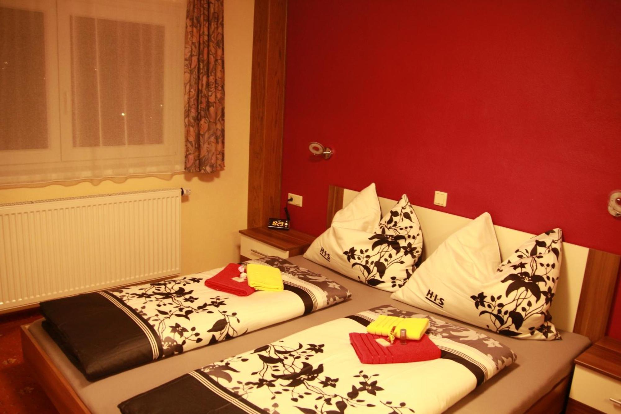 Haus Kartoner Hotel Schladming Room photo